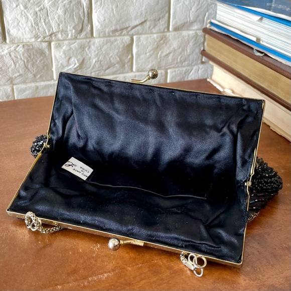 SOLD Vintage La Regale Black Beaded Evening Bag Gold Bead Detailing + Chain - Picture 14 of 16